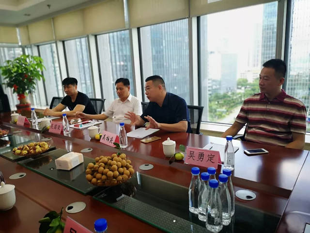 新加坡延陵吳氏總會(huì)會(huì)長(zhǎng)吳佶財(cái)夫婦蒞臨蟻?zhàn)寰W(wǎng)交流指導(dǎo)